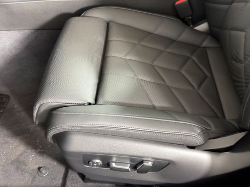 New 2026 BMW 540i xDrive w/ Executive Package image 11