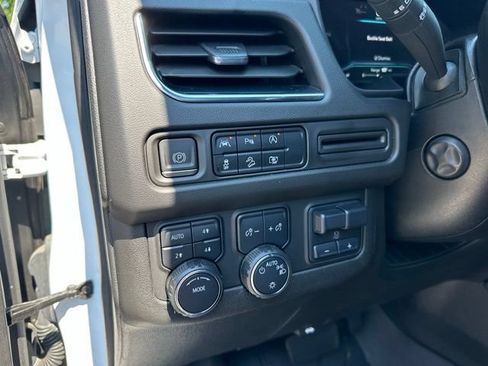 Used 2023 Chevrolet Suburban Z71 w/ Luxury Package AWD/4WD image 20