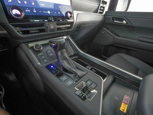 Used 2024 Lexus GX 550 image 24