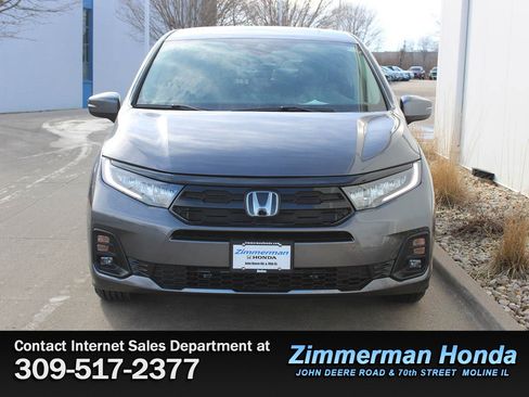 New 2026 Honda Odyssey Touring image 4