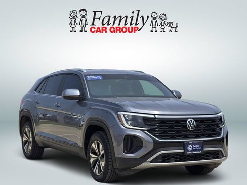 Used 2024 Volkswagen Atlas Cross Sport SE FWD image 2