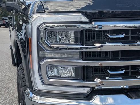 New 2026 Ford F250 Lariat w/ FX4 Off-Road Package AWD/4WD image 9