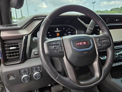 Used 2024 GMC Sierra 2500 AT4X AWD/4WD image 10