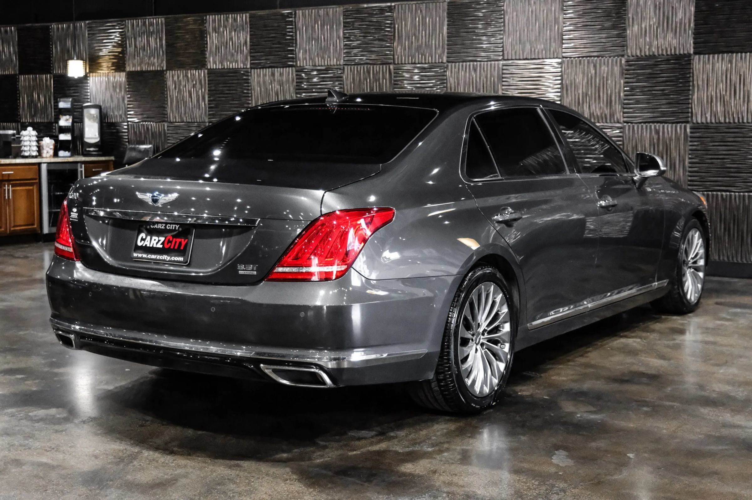 Used 2018 Genesis G90 3.3T Premium AWD/4WD image 10