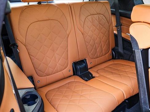 Used 2024 BMW X7 xDrive40i w/ Premium Package image 26