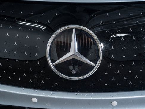 Used 2023 Mercedes-Benz EQE 500 4MATIC Sedan image 16