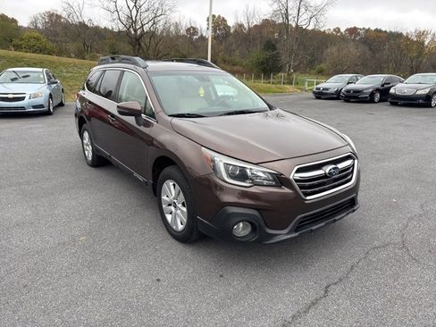Used 2019 Subaru Outback 2.5i Premium image 2