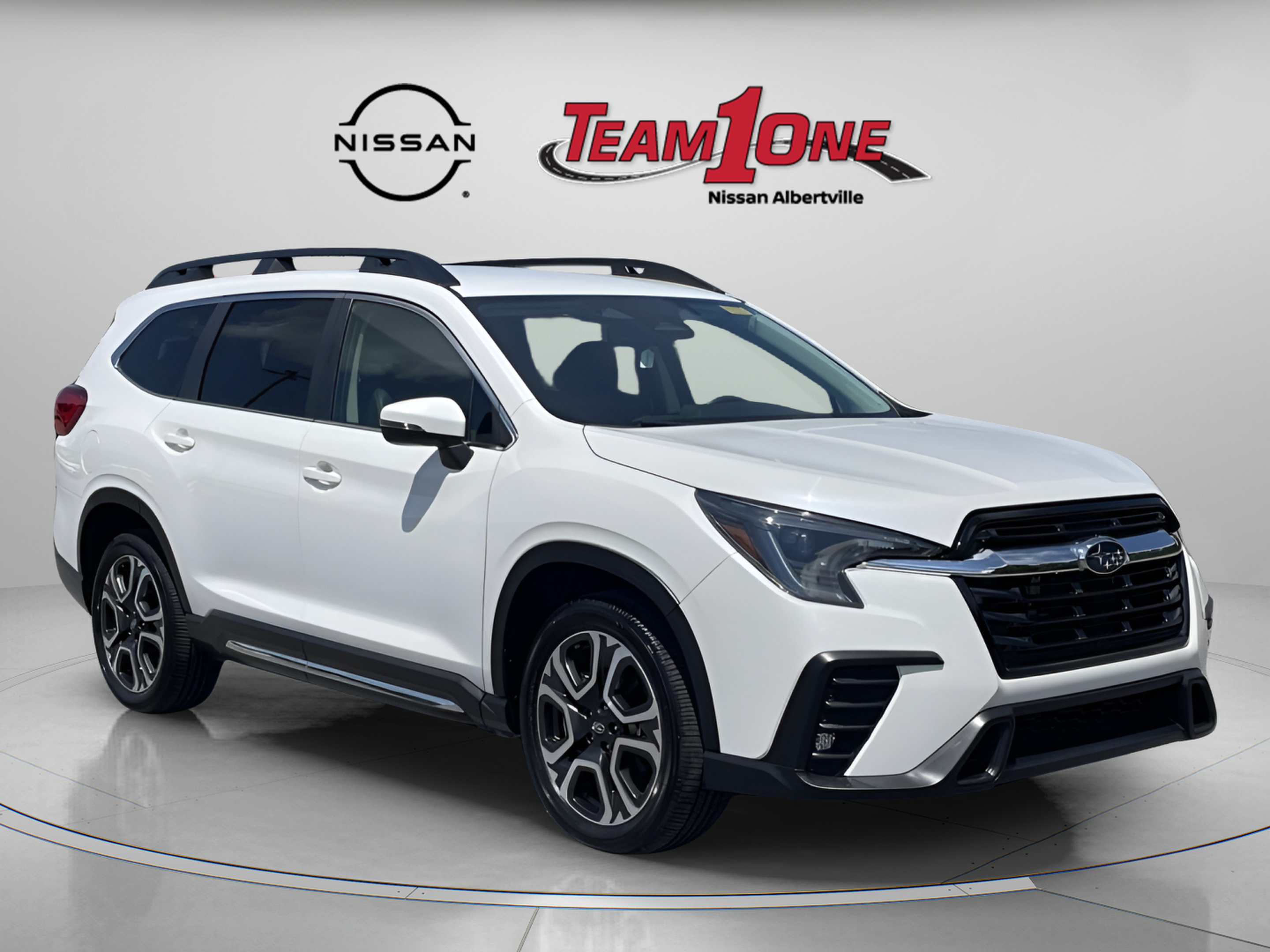 Used 2023 Subaru Ascent Limited AWD/4WD image 1