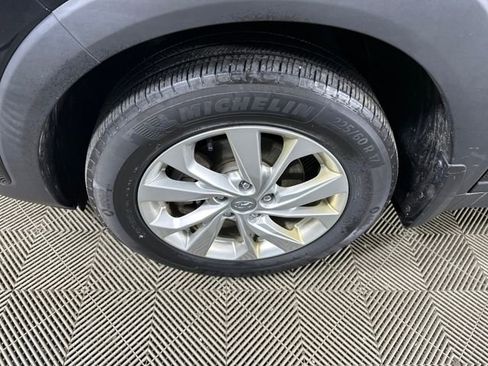 Used 2020 Hyundai Tucson Value w/ Winter Weather Package image 10