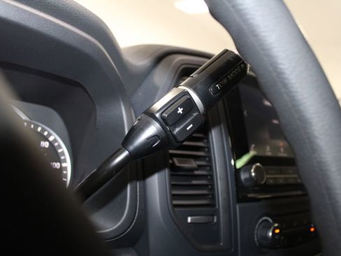 Used 2024 Nissan Titan SV image 37