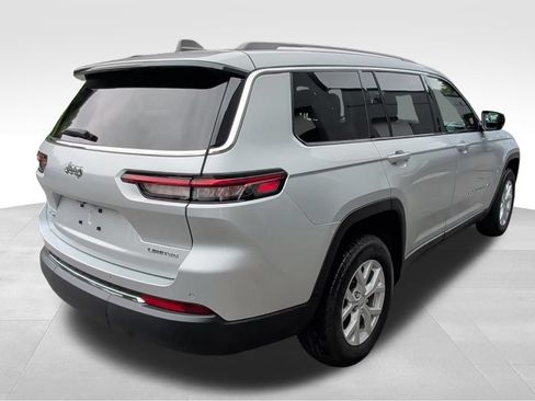 Used 2023 Jeep Grand Cherokee L Limited AWD/4WD image 5