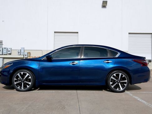 Used 2018 Nissan Altima 2.5 SR FWD image 13