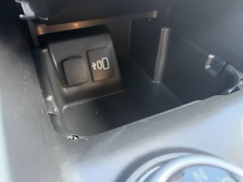 Used 2025 Ford Explorer ST RWD image 23