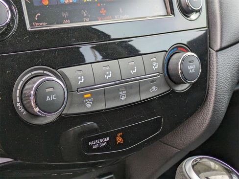 Used 2020 Nissan Rogue S image 12