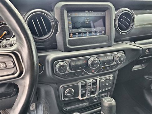 Used 2019 Jeep Wrangler Unlimited Sport image 25