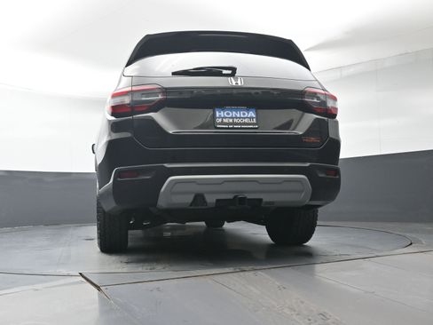 Certified 2023 Honda Pilot TrailSport image 31