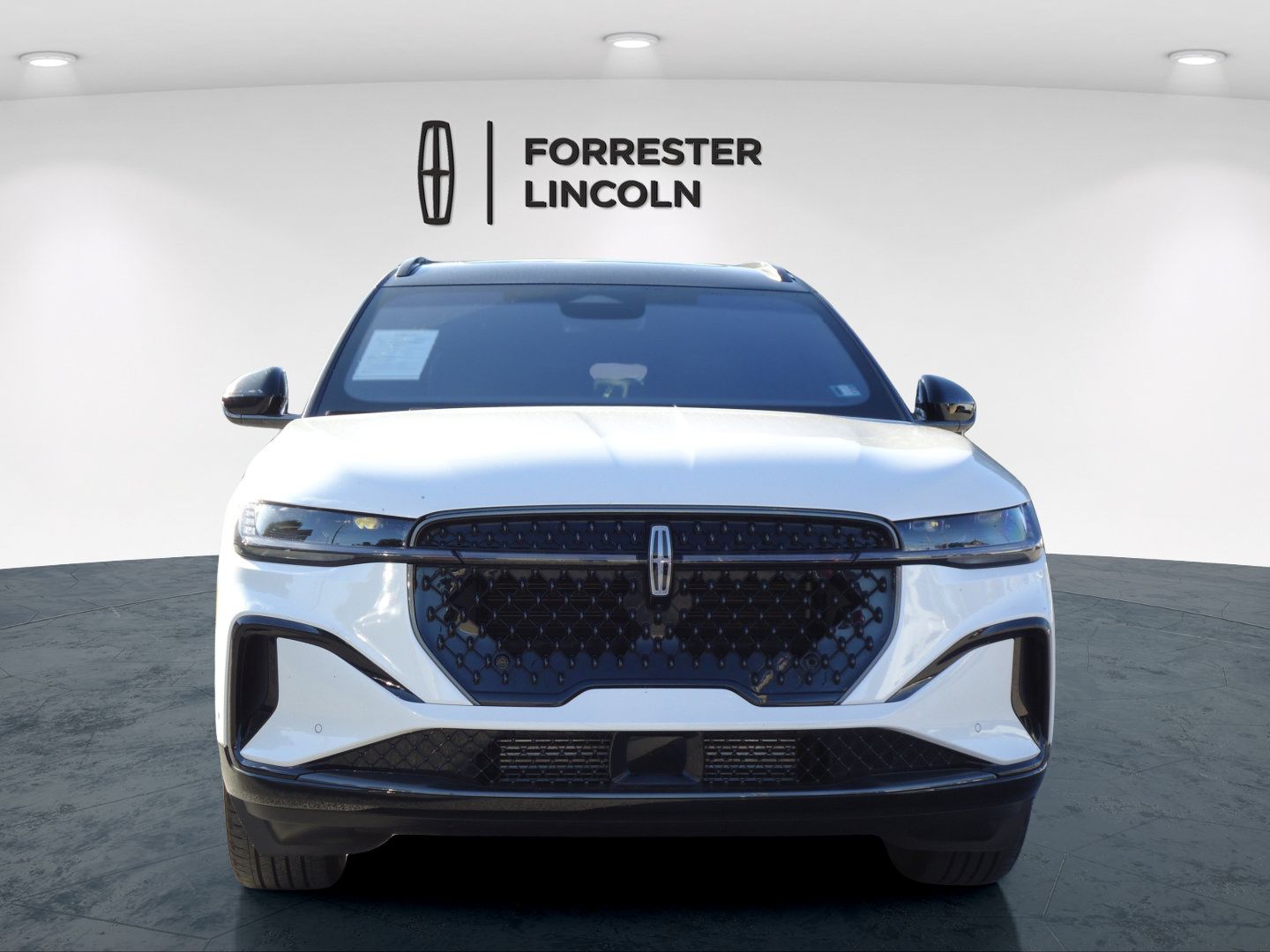 Used 2024 Lincoln Nautilus Reserve w/ Equipment Group 202A AWD/4WD image 8