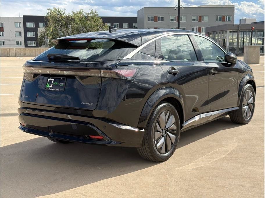 Used 2023 Nissan Ariya FWD image 8