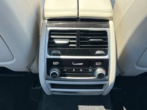 Used 2022 BMW 740i RWD image 30