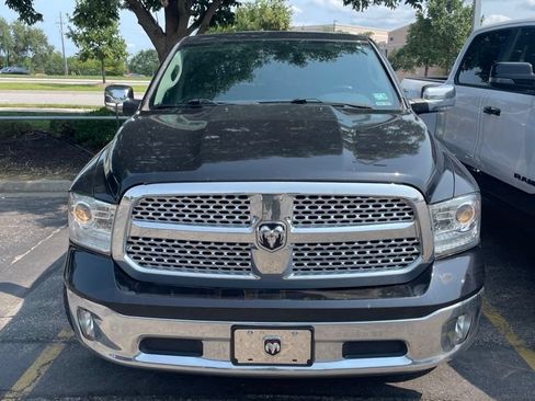Used 2017 RAM 1500 Laramie w/ Convenience Group AWD/4WD image 5