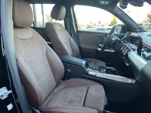 Certified 2025 Mercedes-Benz GLB 35 AMG 4MATIC image 26