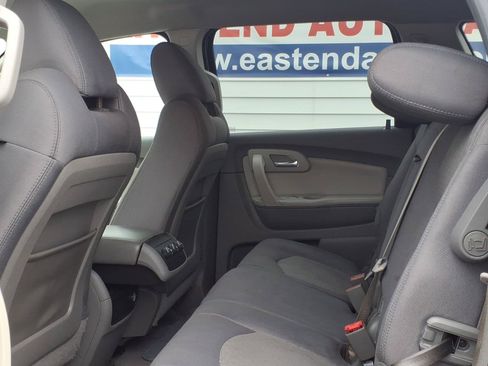 Used 2012 Chevrolet Traverse LT FWD image 10