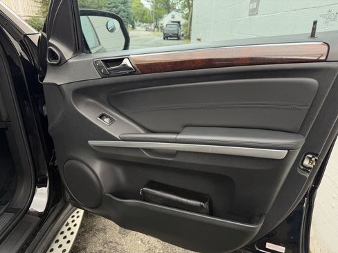 Used 2010 Mercedes-Benz ML 350 4MATIC image 34
