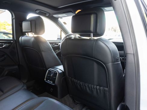 Used 2016 Porsche Macan S AWD/4WD image 27