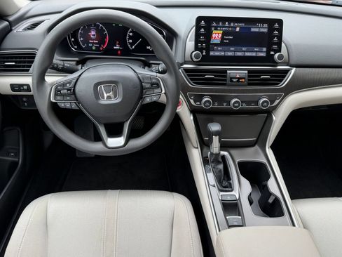 Used 2019 Honda Accord EX image 32