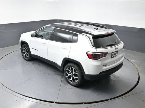 Used 2025 Jeep Compass Limited AWD/4WD image 43