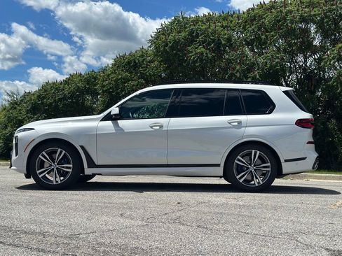 New 2026 BMW X7 xDrive40i w/ M Sport Package AWD/4WD image 4