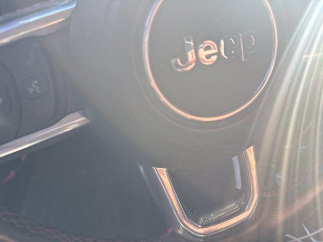 Used 2022 Jeep Gladiator Rubicon w/ LED Lighting Group AWD/4WD image 18