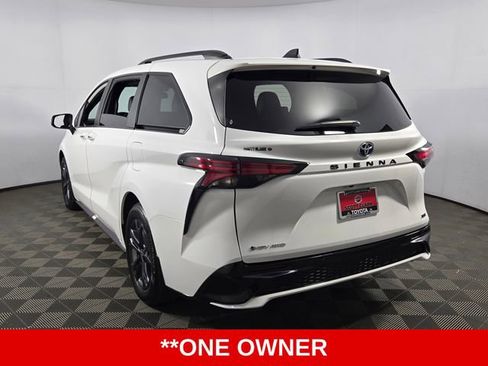 Used 2025 Toyota Sienna XSE AWD/4WD image 6