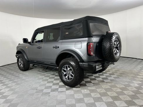 Used 2023 Ford Bronco Badlands image 9