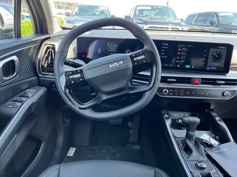 New 2026 Kia Sorento S FWD image 16