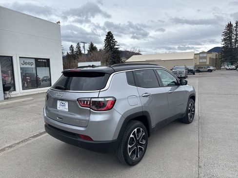 Used 2024 Jeep Compass Limited image 3