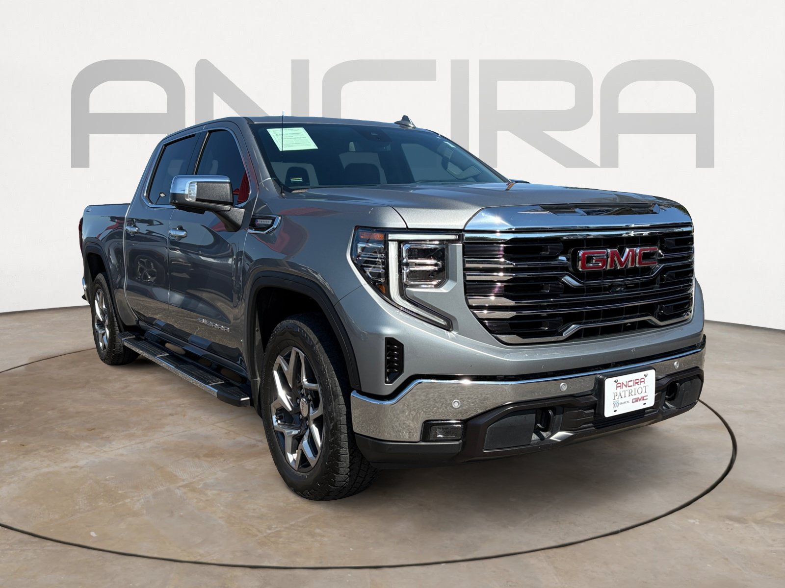 Used 2024 GMC Sierra 1500 SLT AWD/4WD image 4