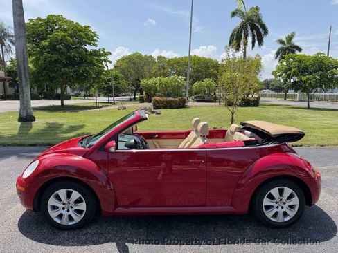 Used 2010 Volkswagen Beetle Convertible FWD image 13
