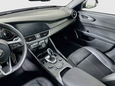 Used 2023 Alfa Romeo Giulia Sprint AWD/4WD image 29
