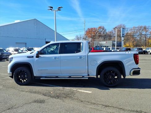 New 2026 GMC Sierra 1500 SLT image 4