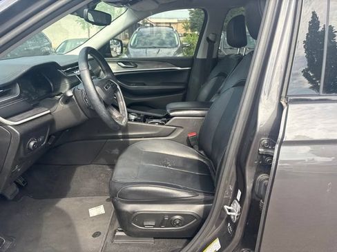 Used 2022 Jeep Grand Cherokee Limited RWD image 32