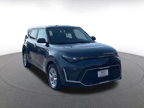 Used 2025 Kia Soul LX w/ LX Technology Package image 3