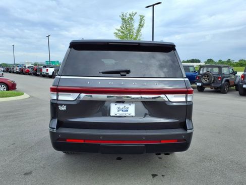 Used 2024 Lincoln Navigator Reserve image 4