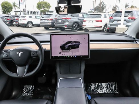Used 2023 Tesla Model Y AWD image 16