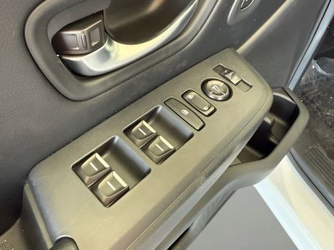 Used 2025 Honda Pilot EX-L image 16