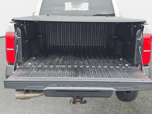 Used 2024 Toyota Tacoma SR AWD/4WD image 12