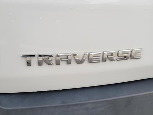 Used 2020 Chevrolet Traverse RS image 27