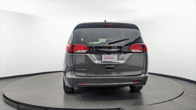 Used 2023 Chrysler Voyager LX FWD image 7