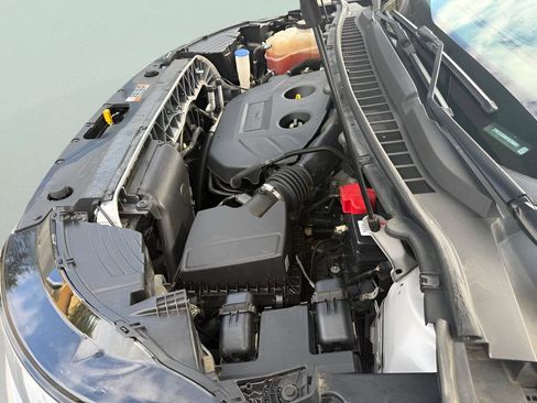 Used 2015 Ford Edge SE image 36