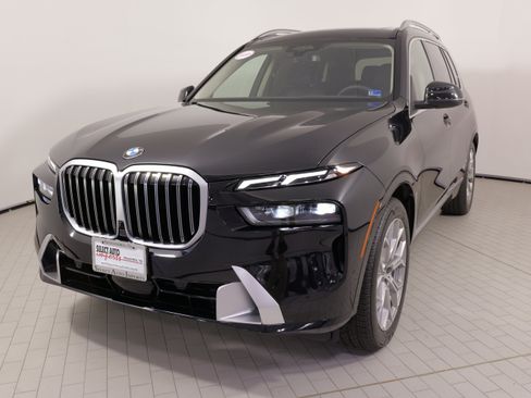 Used 2026 BMW X7 xDrive40i AWD/4WD image 4